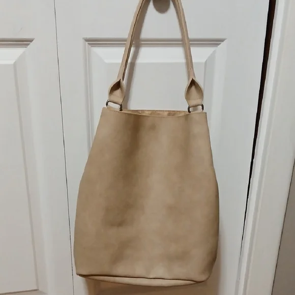 Chic Fringe Beige Shoulder Bag - Picture 2 of 10